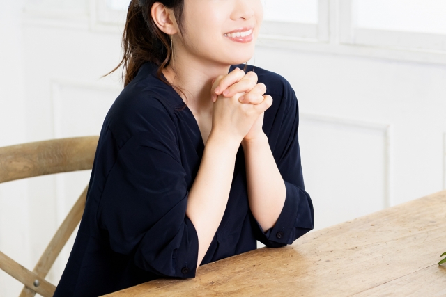 新しい選択肢に希望を感じる女性